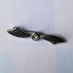 Ladies Fashion Accessories ART DECO Ribbon Collar Pin Silver Black